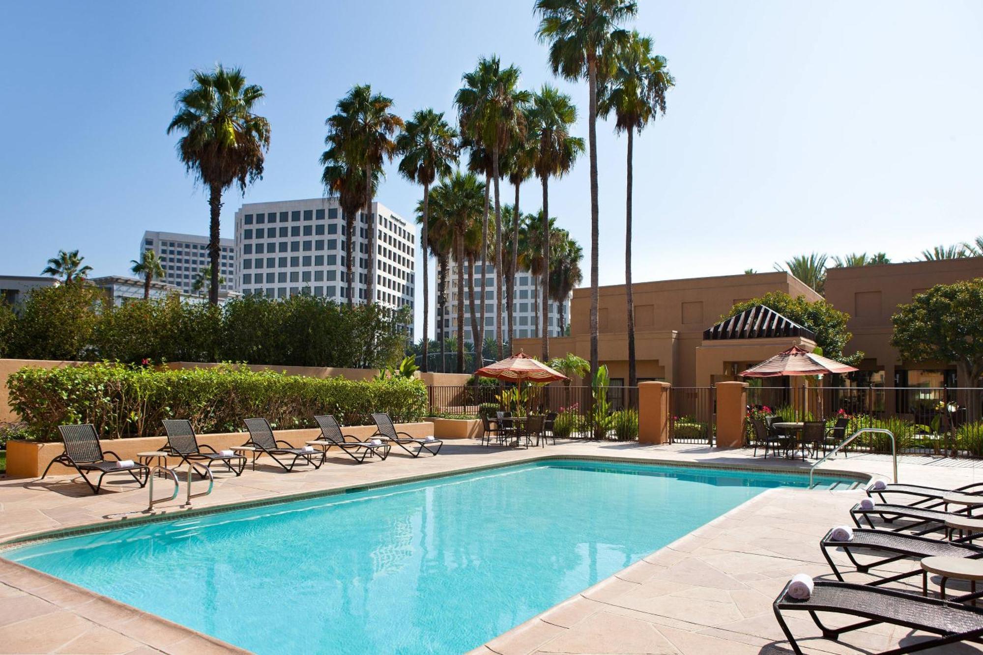 Courtyard Irvine John Wayne Airport/Orange County Hotel Exterior foto