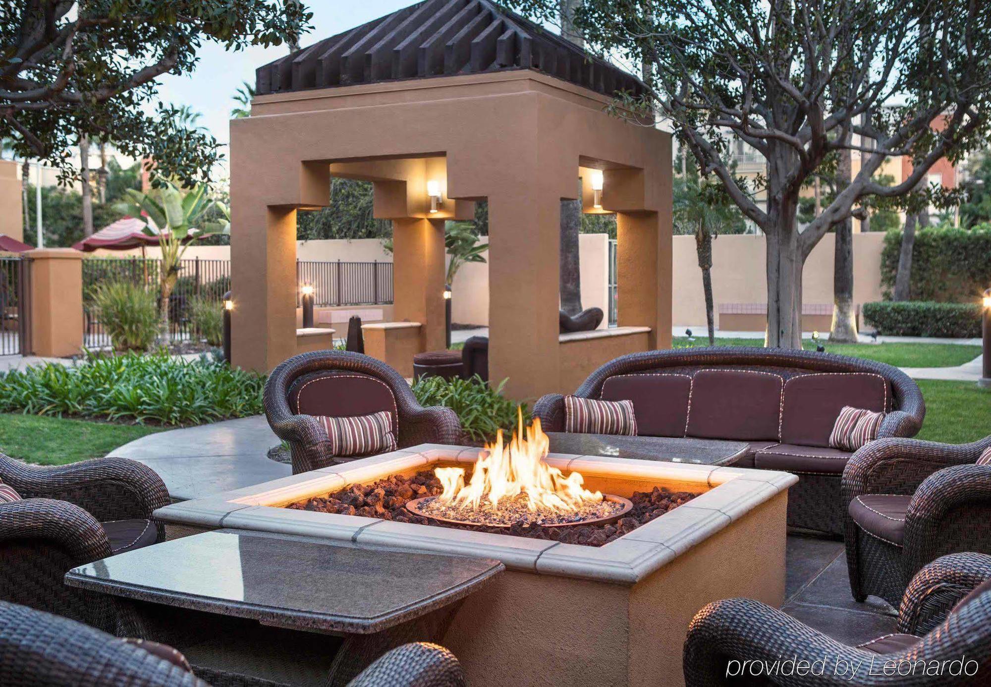 Courtyard Irvine John Wayne Airport/Orange County Hotel Exterior foto