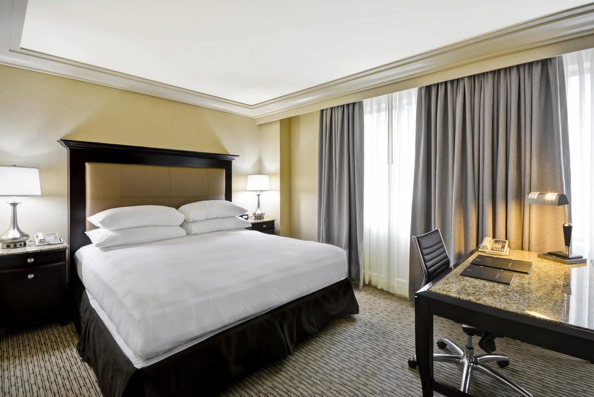 Courtyard Irvine John Wayne Airport/Orange County Hotel Exterior foto
